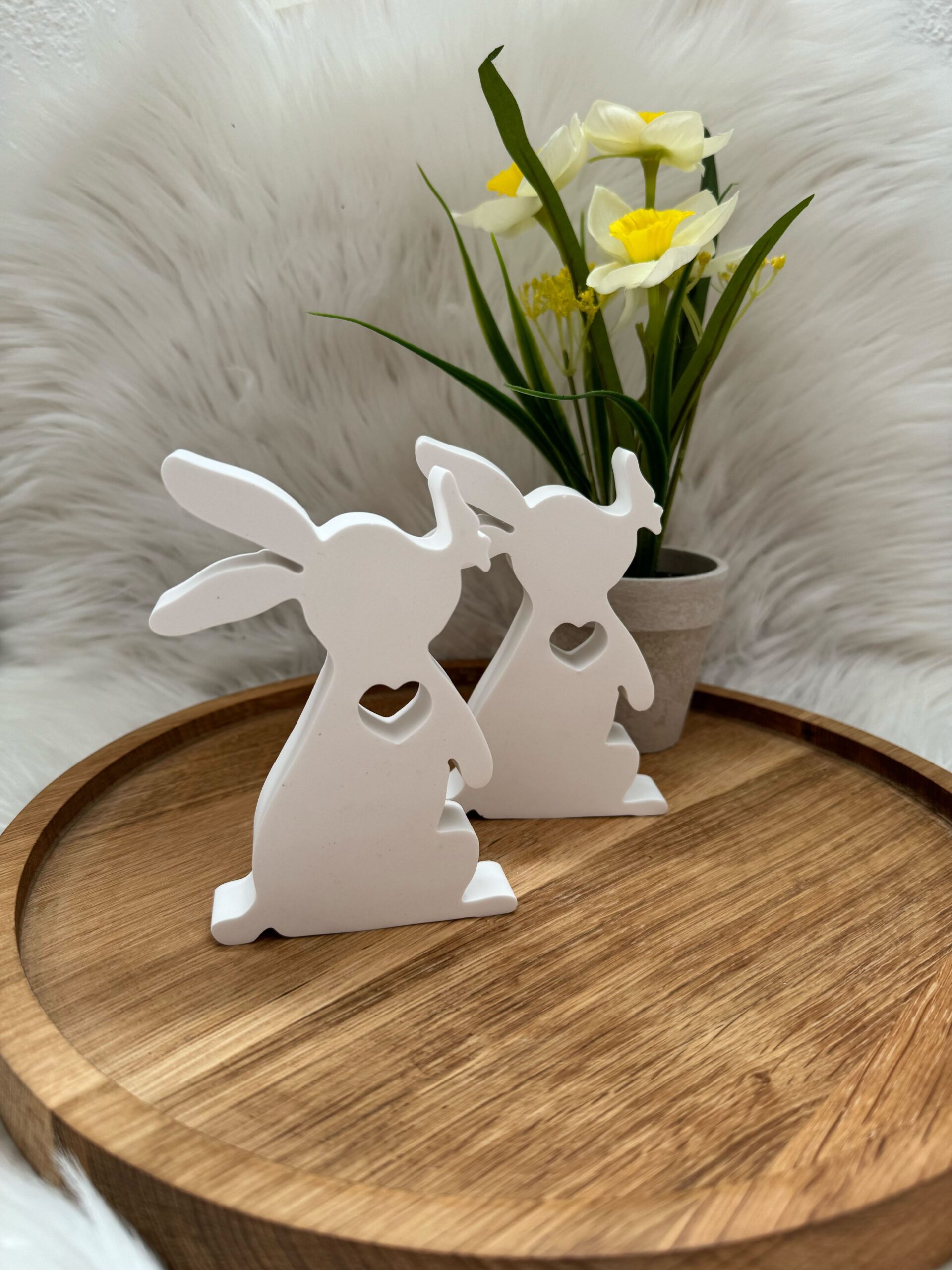 Hase mit Schmetterling – Bild 2